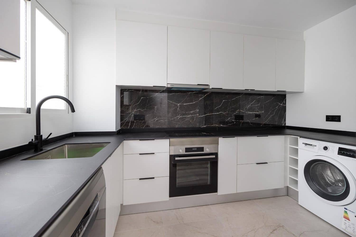 3 soveværelse Lejlighed til salg i Torrevieja med garage - € 225.000 (Ref: 9986288)
