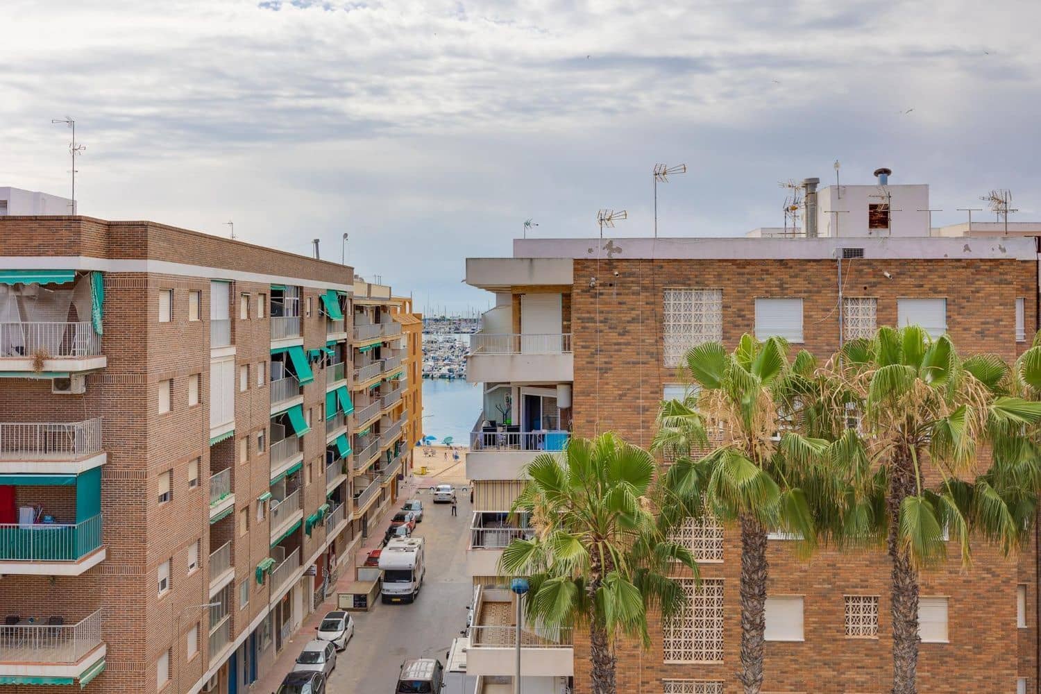 3 soveværelse Lejlighed til salg i Torrevieja med garage - € 225.000 (Ref: 9986288)