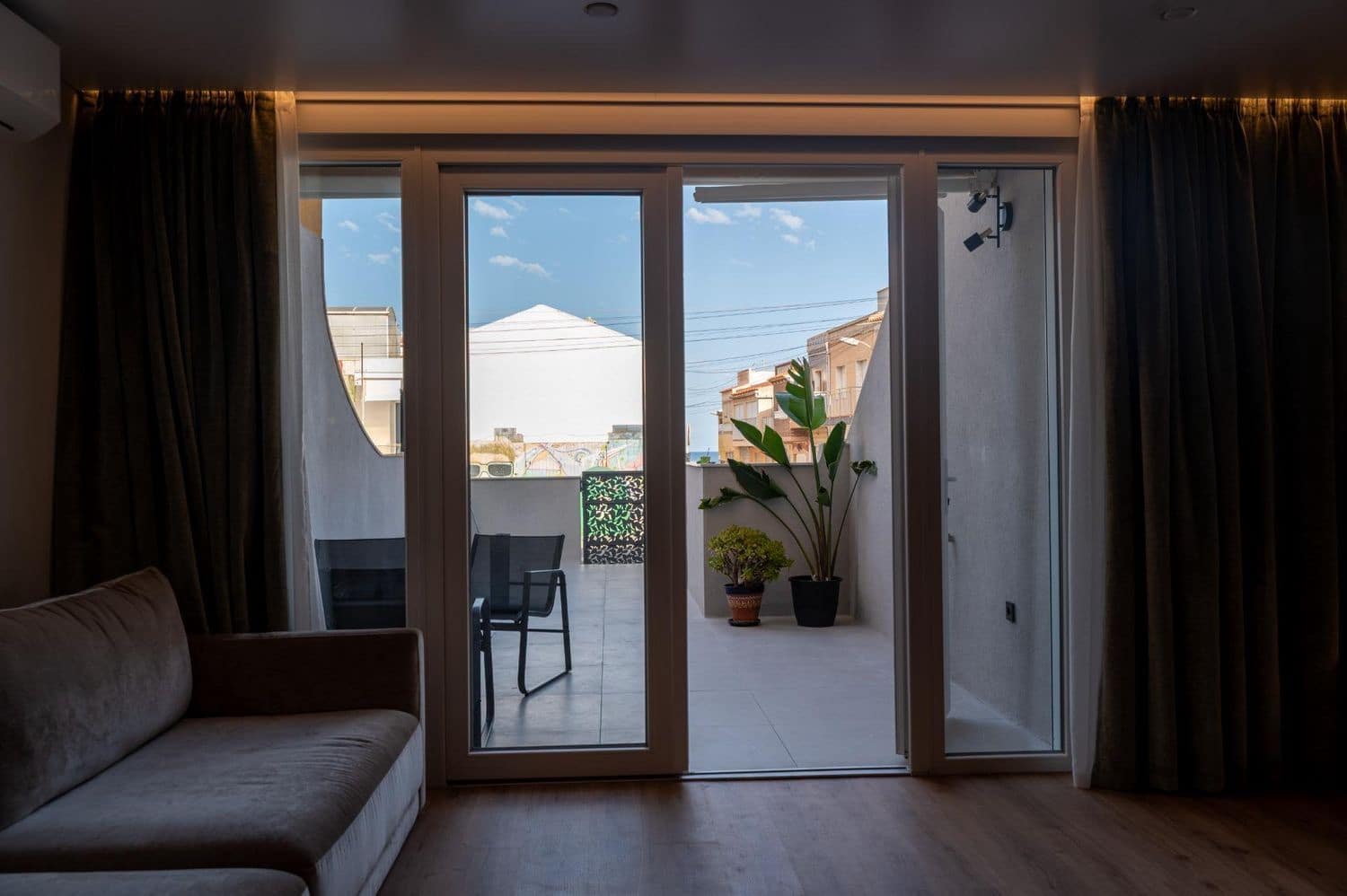 2 soveværelse Lejlighed til salg i Alicante by med garage - € 249.000 (Ref: 9999539)