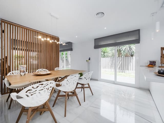 5 sypialnia Willa na sprzedaż w Marbella z garażem - 1 645 000 € (Ref: 7199921)