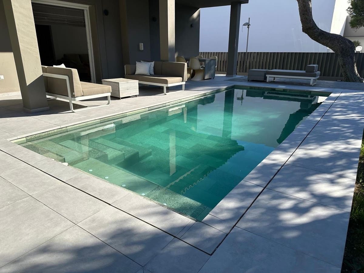 5 bedroom Villa for sale in Marbella with garage - € 1,645,000 (Ref: 7199921)