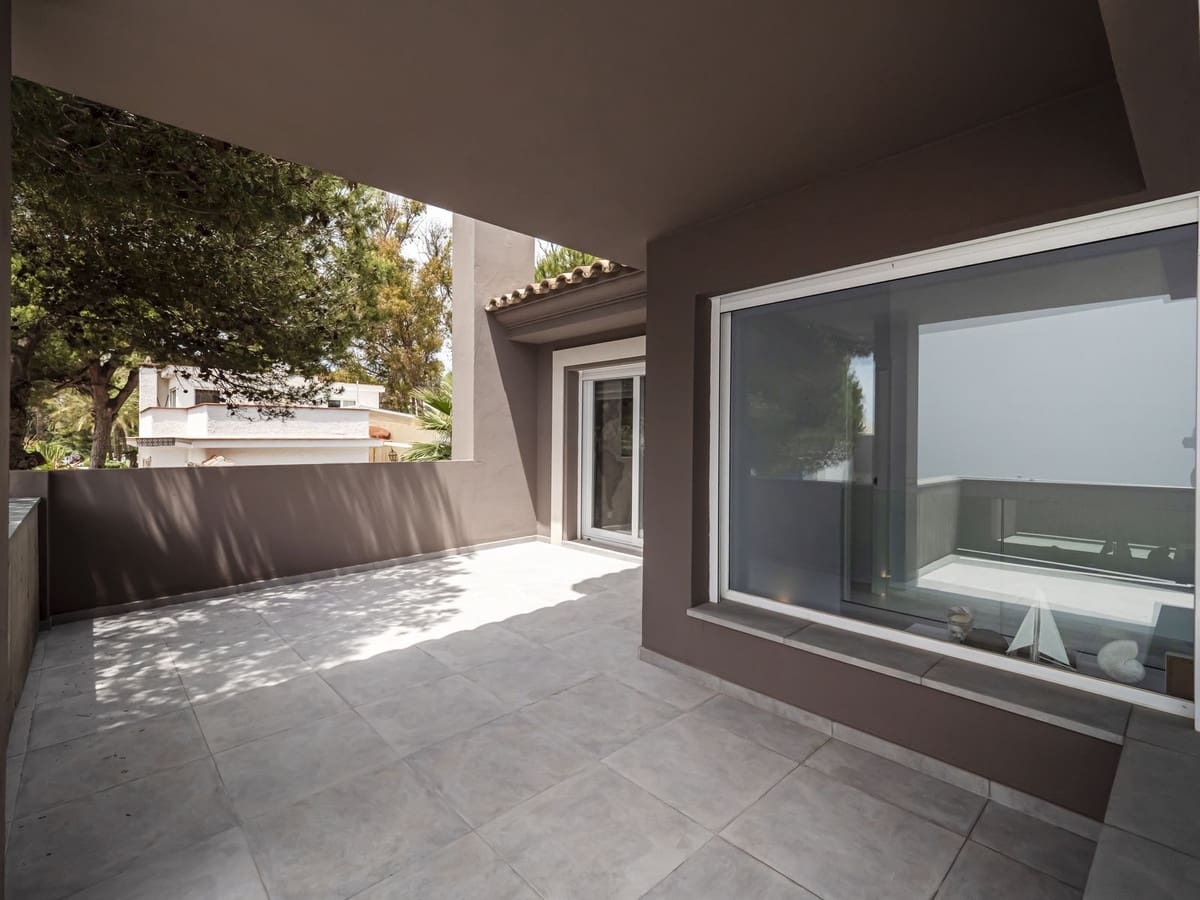 5 bedroom Villa for sale in Marbella with garage - € 1,645,000 (Ref: 7199921)