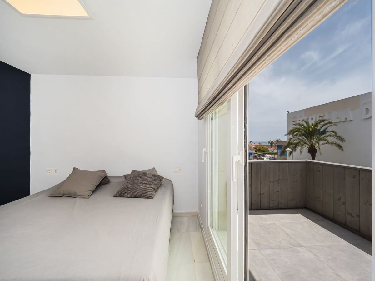 5 bedroom Villa for sale in Marbella with garage - € 1,645,000 (Ref: 7199921)