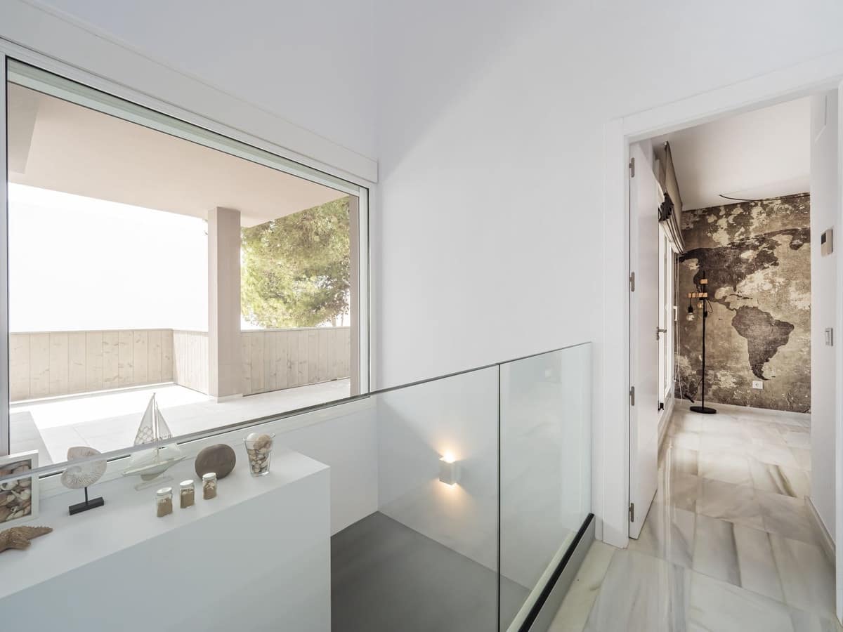 5 bedroom Villa for sale in Marbella with garage - € 1,645,000 (Ref: 7199921)