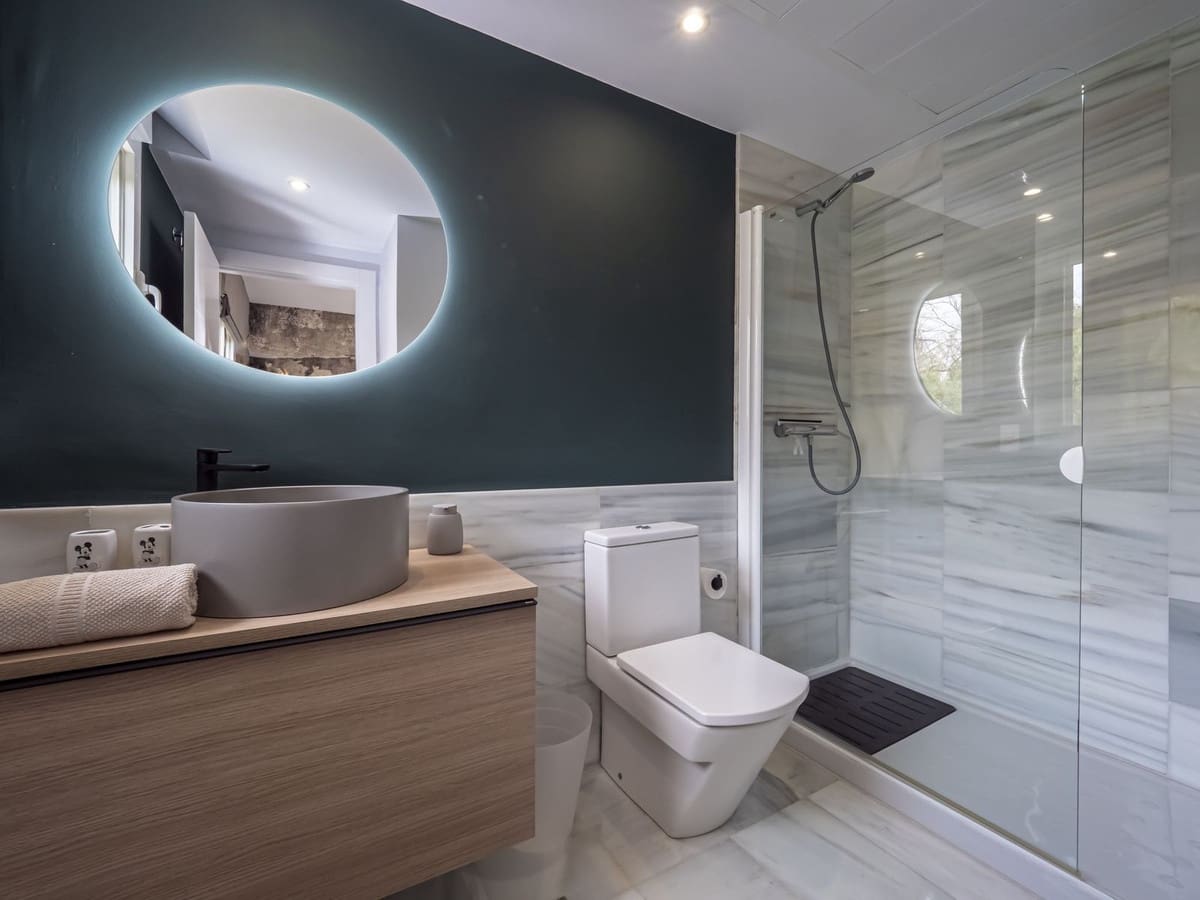 5 bedroom Villa for sale in Marbella with garage - € 1,645,000 (Ref: 7199921)