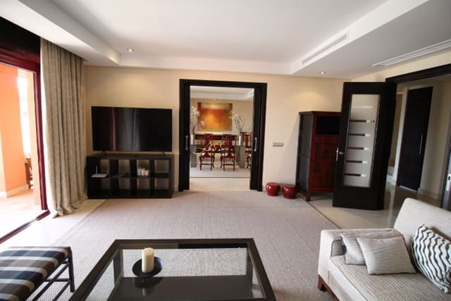 3 bedroom Penthouse for rent in Puerto Banus, Marbella - € 12,000 (Ref: 9360179)