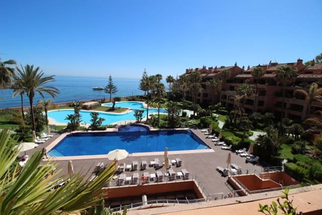 3 bedroom Penthouse for rent in Puerto Banus, Marbella - € 12,000 (Ref: 9360179)