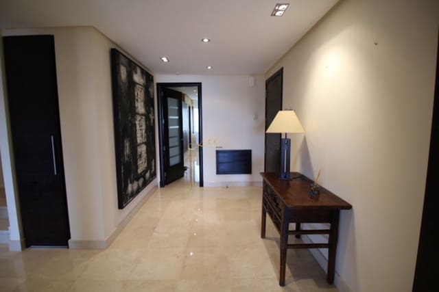 3 bedroom Penthouse for rent in Puerto Banus, Marbella - € 12,000 (Ref: 9360179)