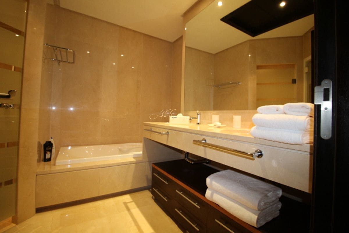 3 bedroom Penthouse for rent in Puerto Banus - € 12,000 (Ref: 9360179)