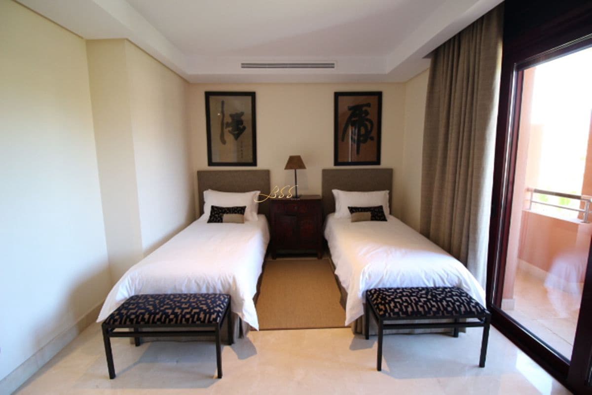 3 bedroom Penthouse for rent in Puerto Banus - € 12,000 (Ref: 9360179)