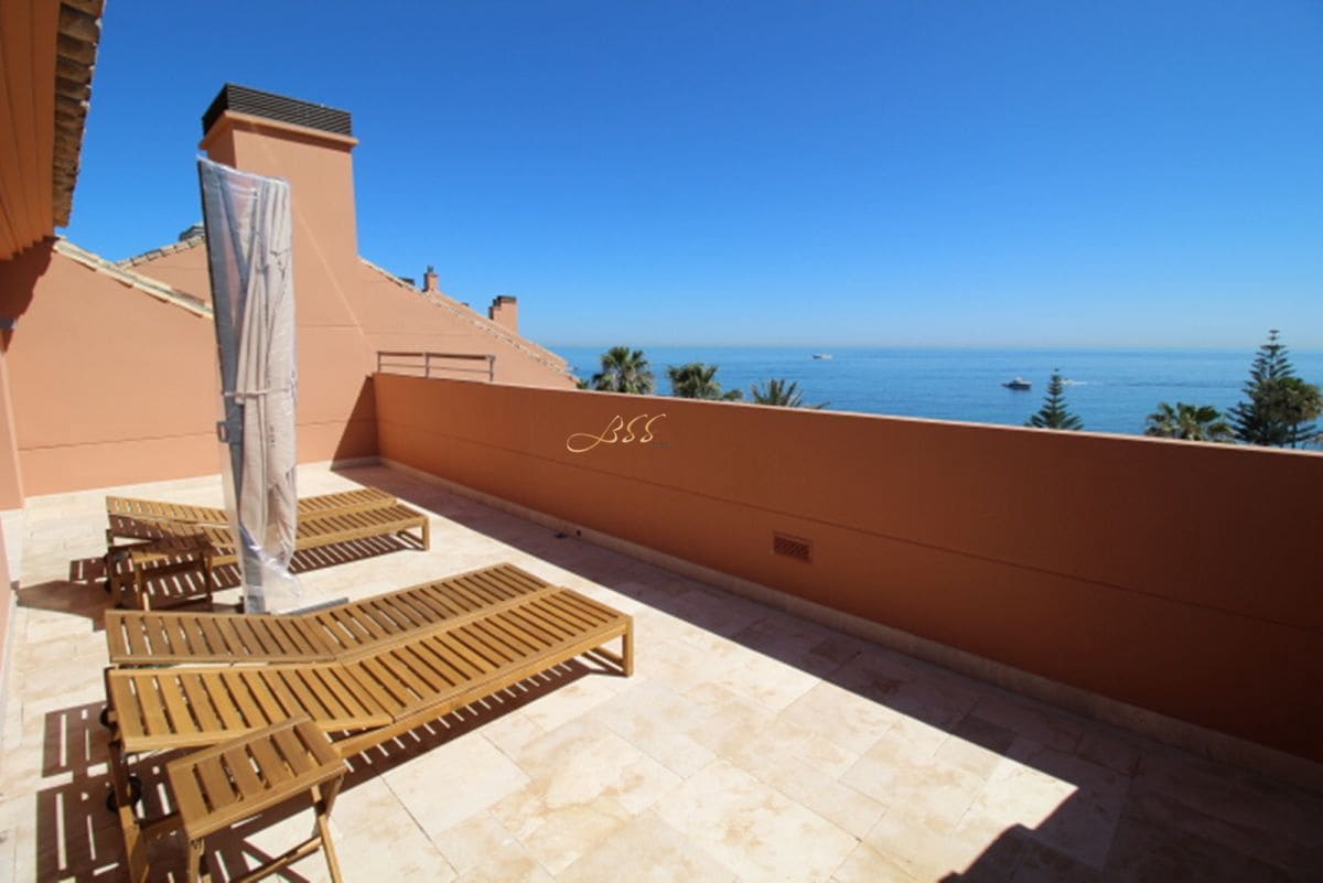 3 bedroom Penthouse for rent in Puerto Banus - € 12,000 (Ref: 9360179)