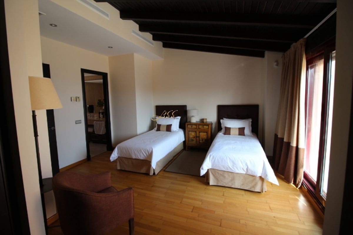 3 bedroom Penthouse for rent in Puerto Banus - € 12,000 (Ref: 9360179)