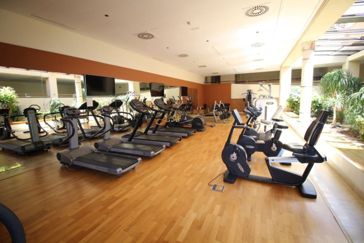 3 bedroom Penthouse for rent in Puerto Banus - € 12,000 (Ref: 9360179)