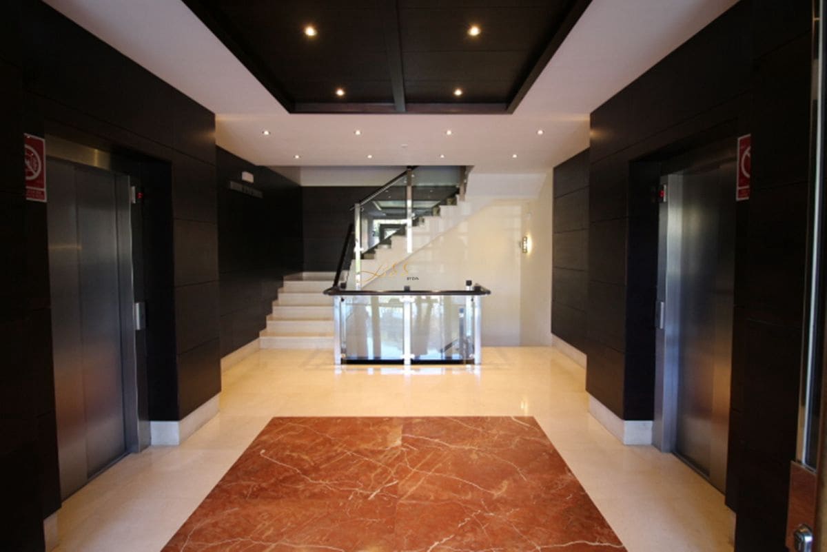 3 bedroom Penthouse for rent in Puerto Banus - € 12,000 (Ref: 9360179)