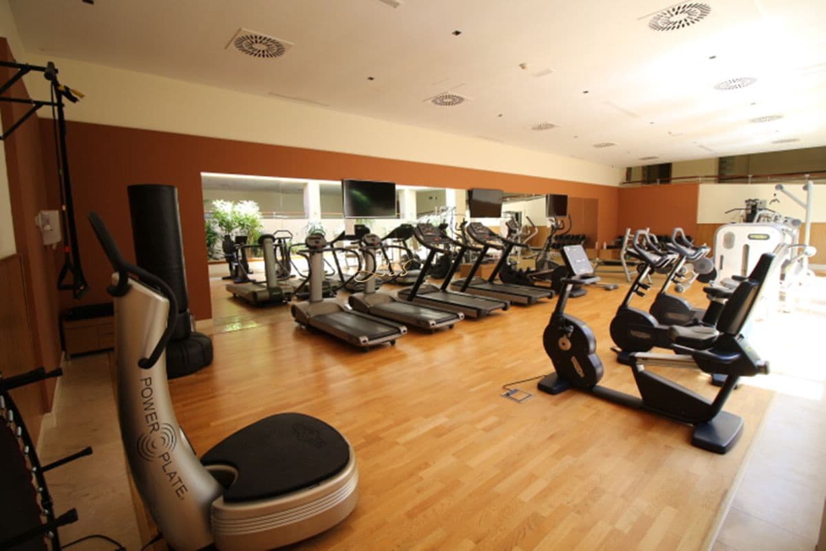 3 bedroom Penthouse for rent in Puerto Banus - € 12,000 (Ref: 9360179)