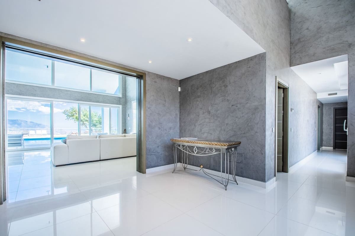 7 makuuhuone Huvila myytävänä paikassa Marbella mukana 
autotalli - 2 950 000 € (Ref: 9360185)