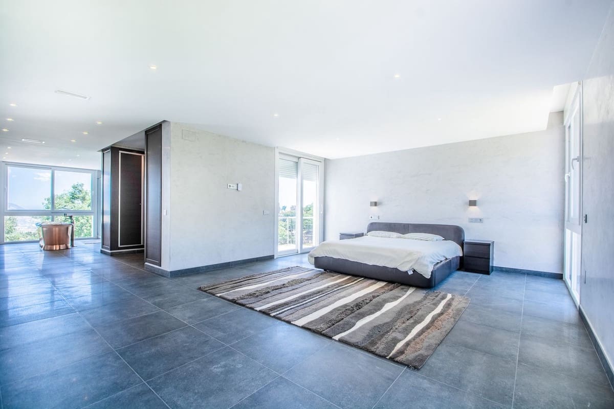 7 makuuhuone Huvila myytävänä paikassa Marbella mukana 
autotalli - 2 950 000 € (Ref: 9360185)