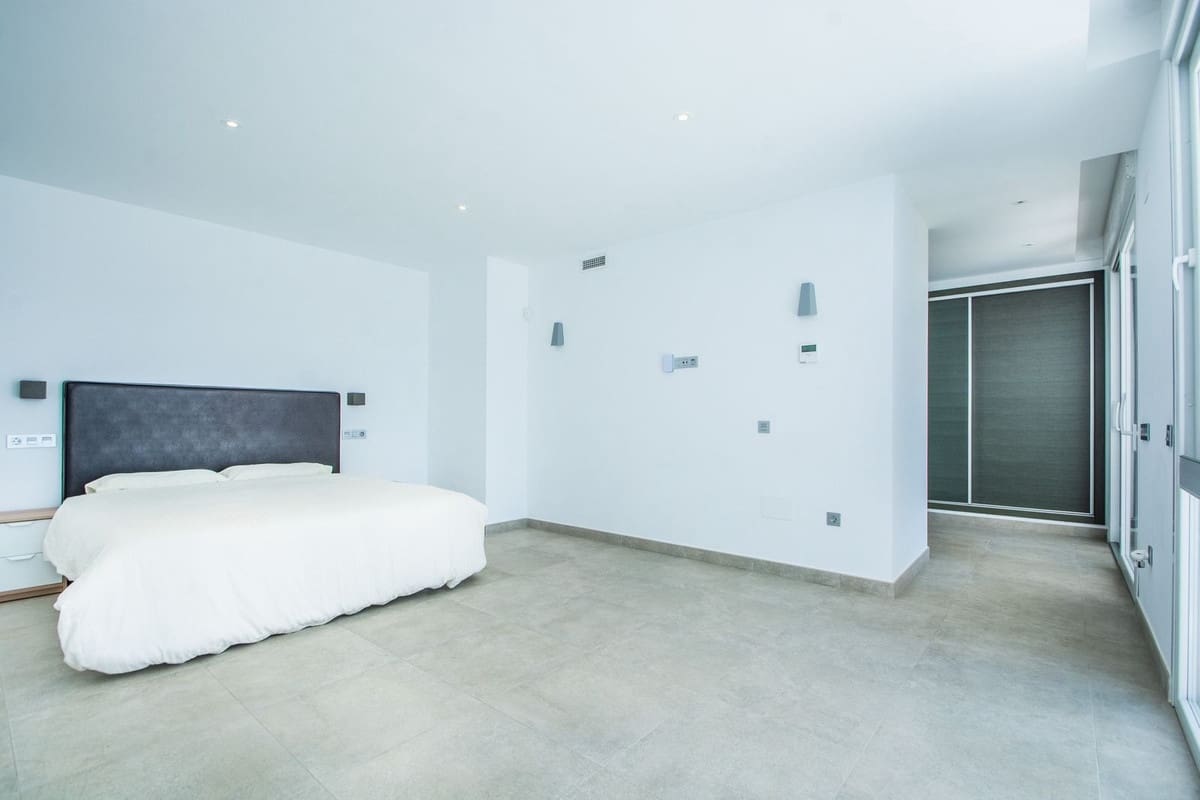 7 makuuhuone Huvila myytävänä paikassa Marbella mukana 
autotalli - 2 950 000 € (Ref: 9360185)