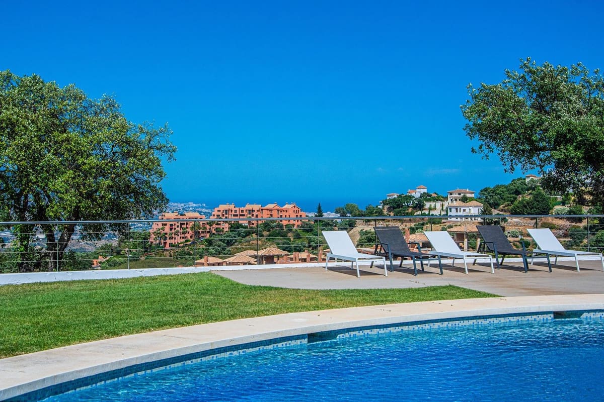 7 makuuhuone Huvila myytävänä paikassa Marbella mukana 
autotalli - 2 950 000 € (Ref: 9360185)