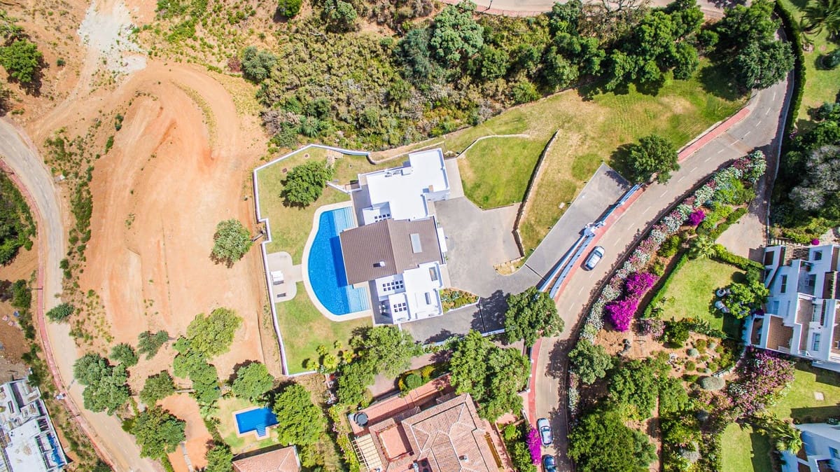 7 makuuhuone Huvila myytävänä paikassa Marbella mukana 
autotalli - 2 950 000 € (Ref: 9360185)