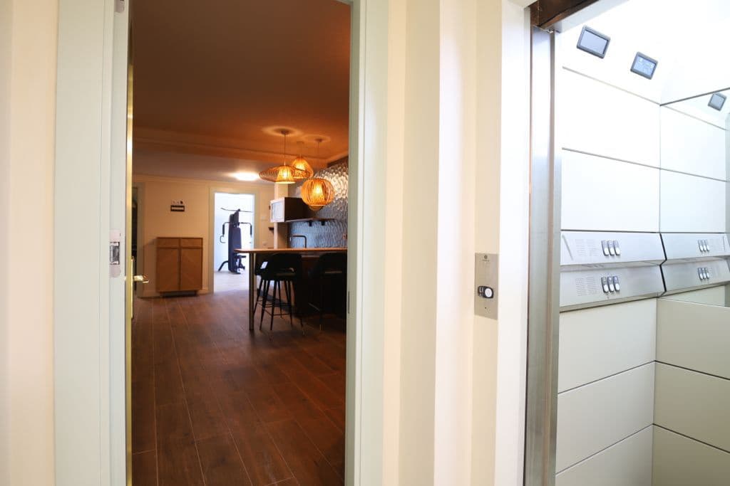 5 bedroom Villa for rent in Estepona - € 15,000 (Ref: 9360187)