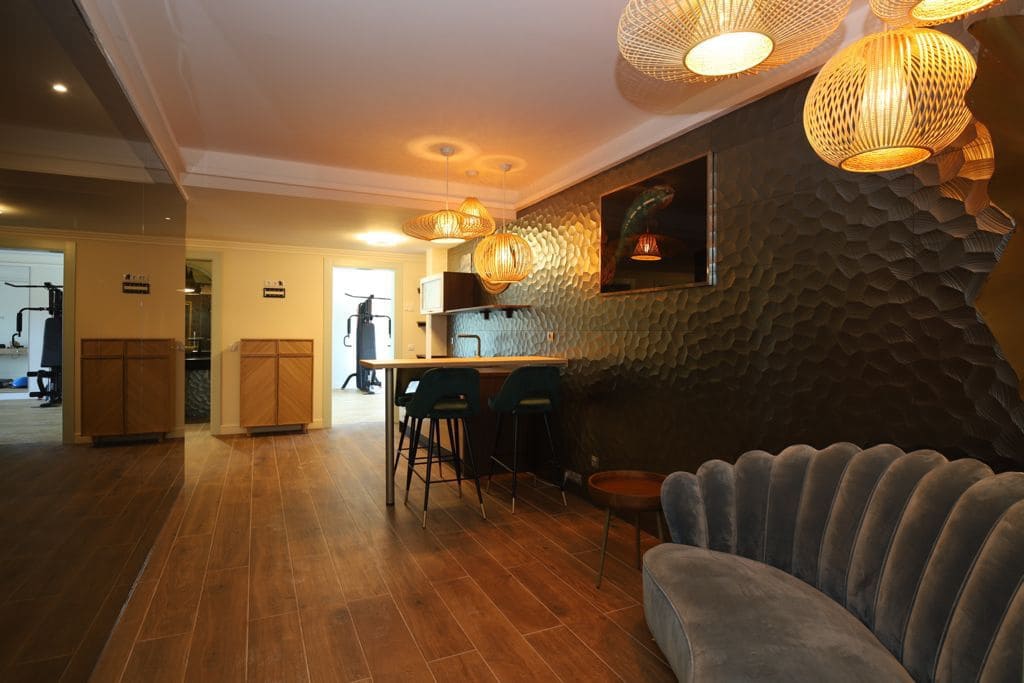 5 bedroom Villa for rent in Estepona - € 15,000 (Ref: 9360187)