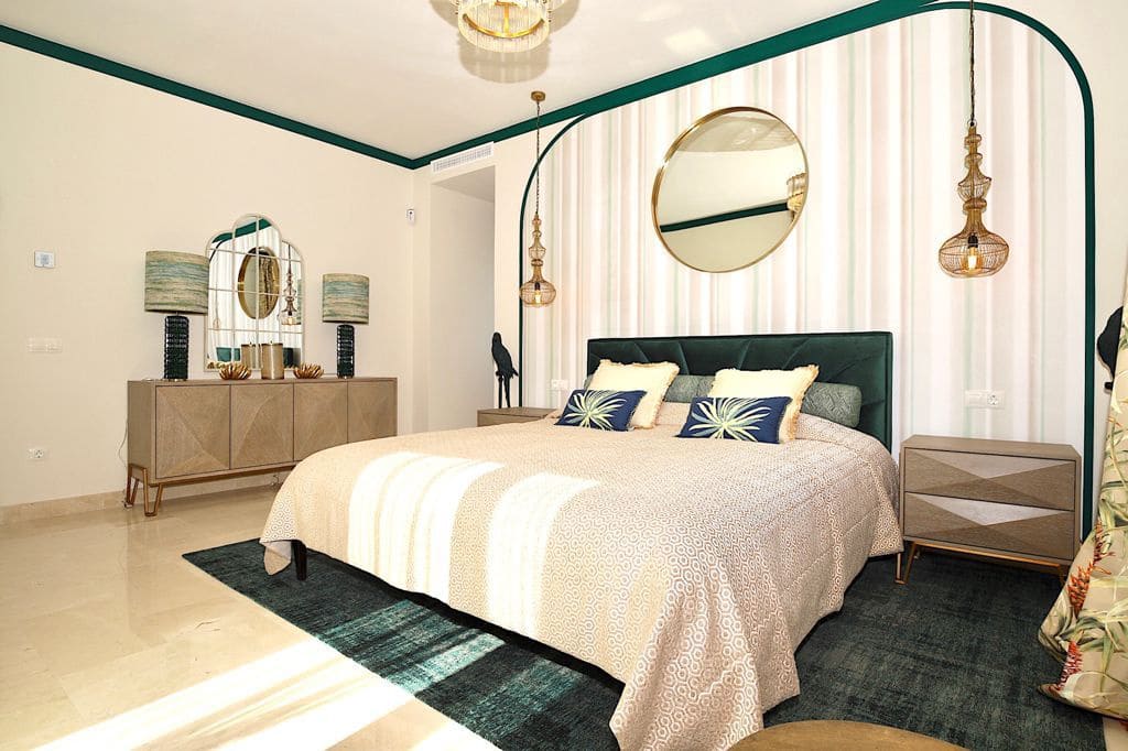 5 bedroom Villa for rent in Estepona - € 15,000 (Ref: 9360187)