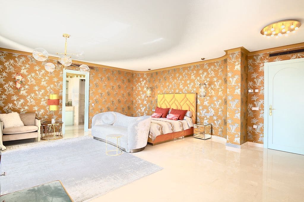 5 bedroom Villa for rent in Estepona - € 15,000 (Ref: 9360187)