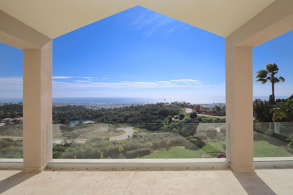 5 bedroom Villa for rent in Estepona - € 15,000 (Ref: 9360187)