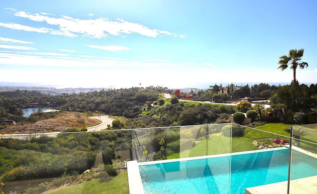 5 bedroom Villa for rent in Estepona - € 15,000 (Ref: 9360187)