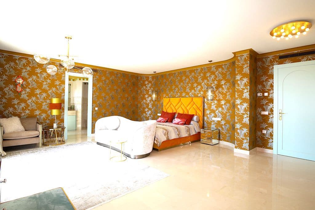 5 bedroom Villa for rent in Estepona - € 15,000 (Ref: 9360187)