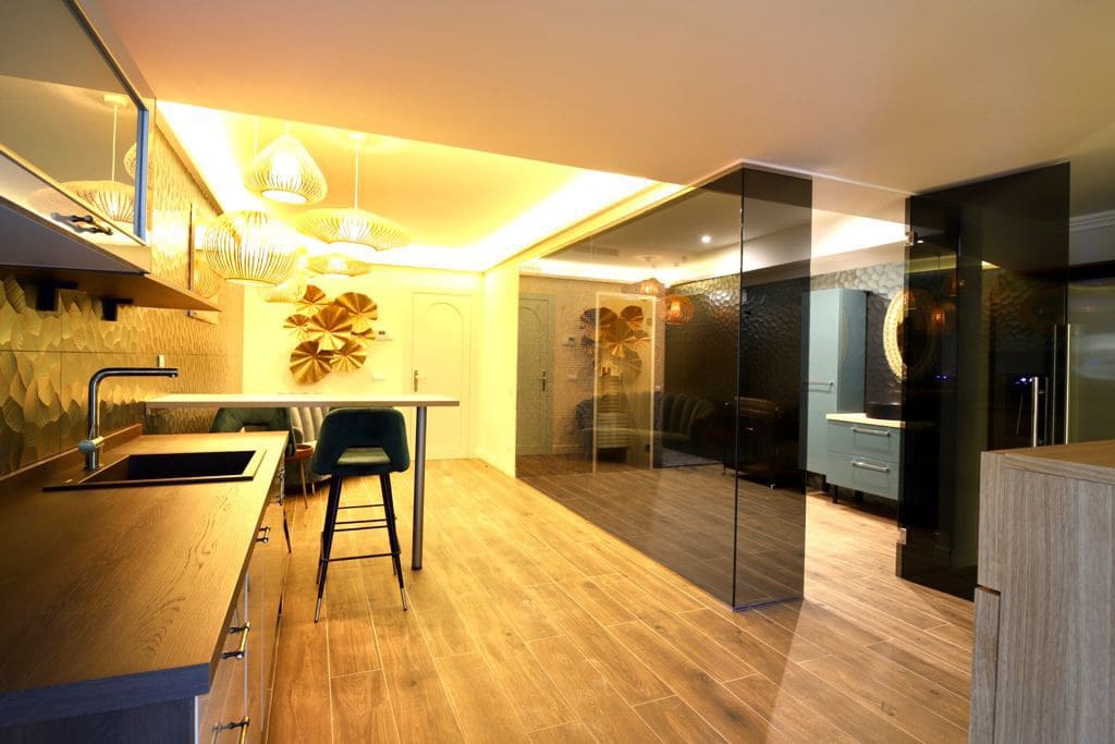 5 bedroom Villa for rent in Estepona - € 15,000 (Ref: 9360187)