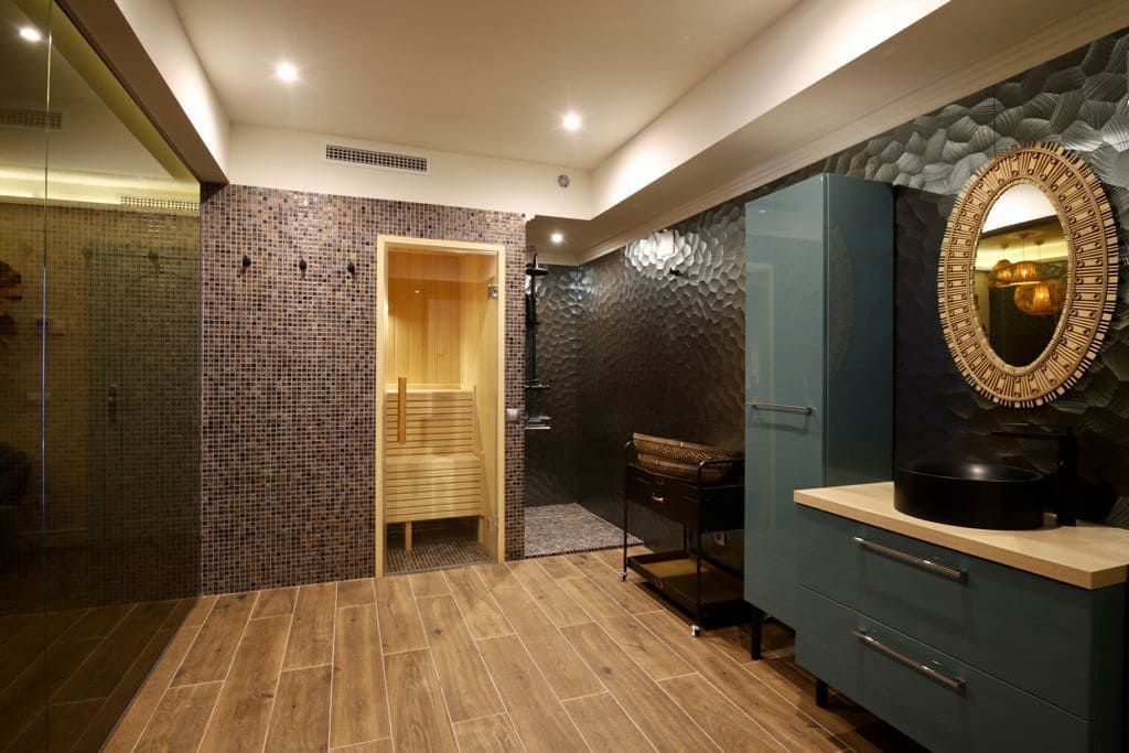 5 bedroom Villa for rent in Estepona - € 15,000 (Ref: 9360187)