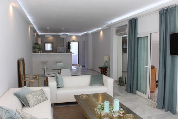 3 camera da letto Appartamento da affittare in Nueva Andalucia con garage - 3.250 € (Rif: 9362731)