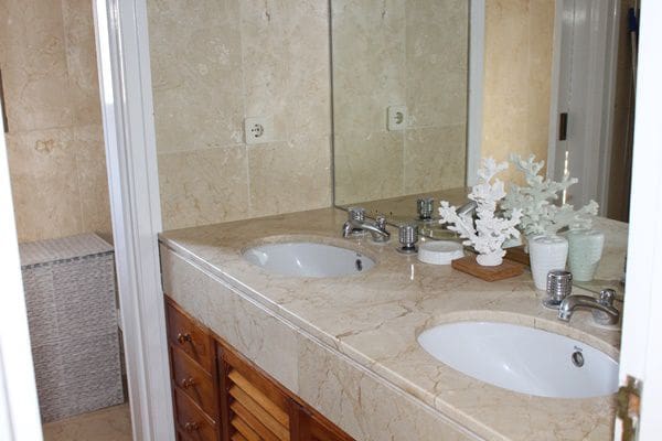 3 camera da letto Appartamento da affittare in Nueva Andalucia con garage - 3.250 € (Rif: 9362731)