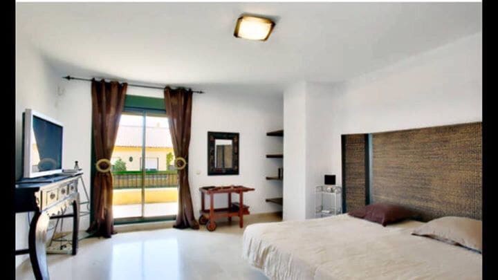 Ático de 3 habitaciones en San Pedro de Alcantara en venta con garaje - 1.150.000 € (Ref: 9362732)