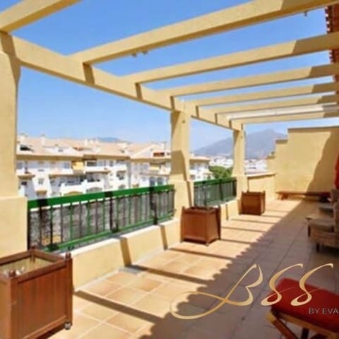 3 bedroom Penthouse for sale in San Pedro de Alcantara, Marbella with garage - € 1,150,000 (Ref: 9362732)