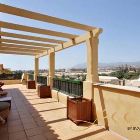 3 bedroom Penthouse for sale in San Pedro de Alcantara, Marbella with garage - € 1,150,000 (Ref: 9362732)