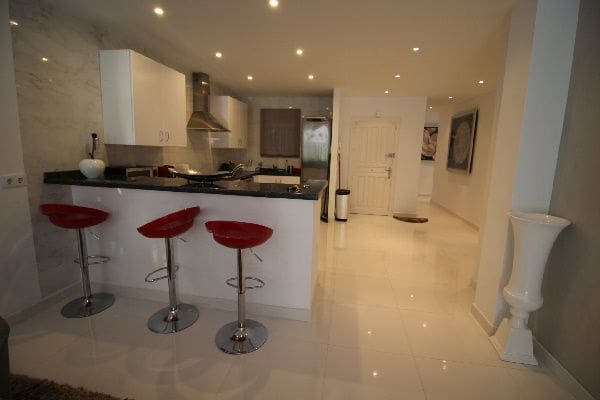 3 sypialnia Apartament do wynajęcia w Puerto Banus z garażem - 4 500 € (Ref: 9367809)