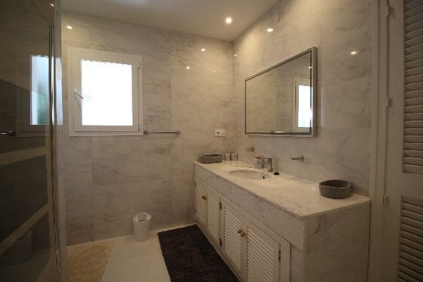 3 sypialnia Apartament do wynajęcia w Puerto Banus z garażem - 4 500 € (Ref: 9367809)