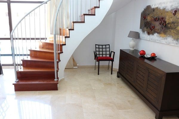 Villa/Maison de 4 chambres à louer à Marbella - 7 500 € (Ref: 9367810)