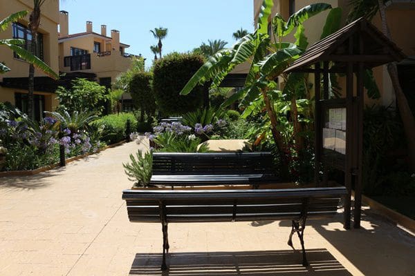 Villa/Maison de 4 chambres à louer à Marbella - 7 500 € (Ref: 9367810)