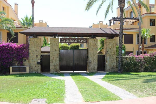 Villa/Maison de 4 chambres à louer à Marbella - 7 500 € (Ref: 9367810)