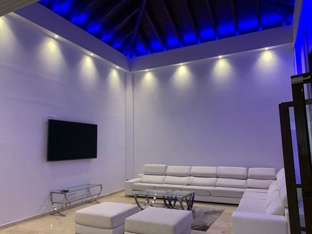 4 Zimmer Villa zu vermieten in Marbella - 7.500 € (Ref: 9367810)