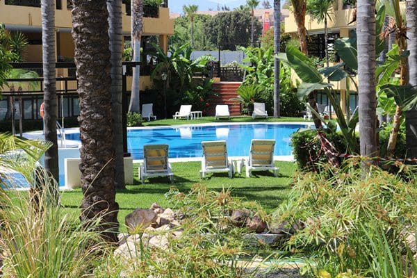 Villa/Maison de 4 chambres à louer à Marbella - 7 500 € (Ref: 9367810)