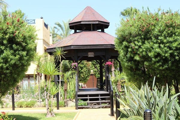 Villa/Maison de 4 chambres à louer à Marbella - 7 500 € (Ref: 9367810)