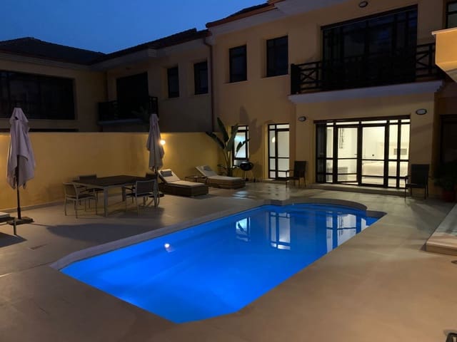 4 Zimmer Villa zu vermieten in Marbella - 7.500 € (Ref: 9367810)