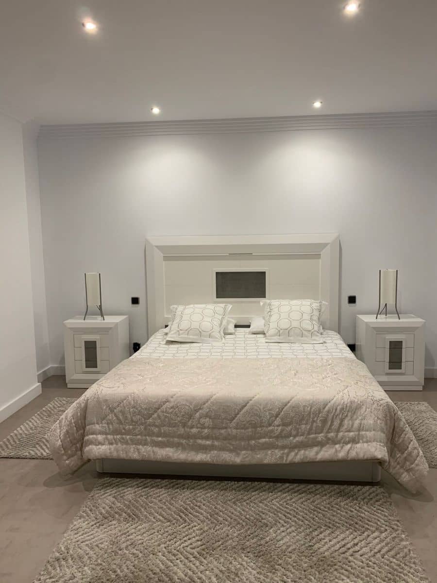 Villa/Maison de 4 chambres à louer à Marbella - 7 500 € (Ref: 9367810)