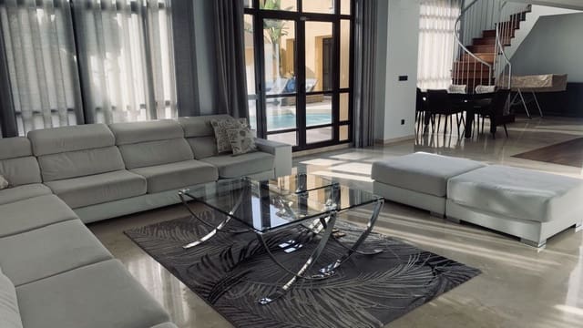 4 Zimmer Villa zu vermieten in Marbella - 7.500 € (Ref: 9367810)