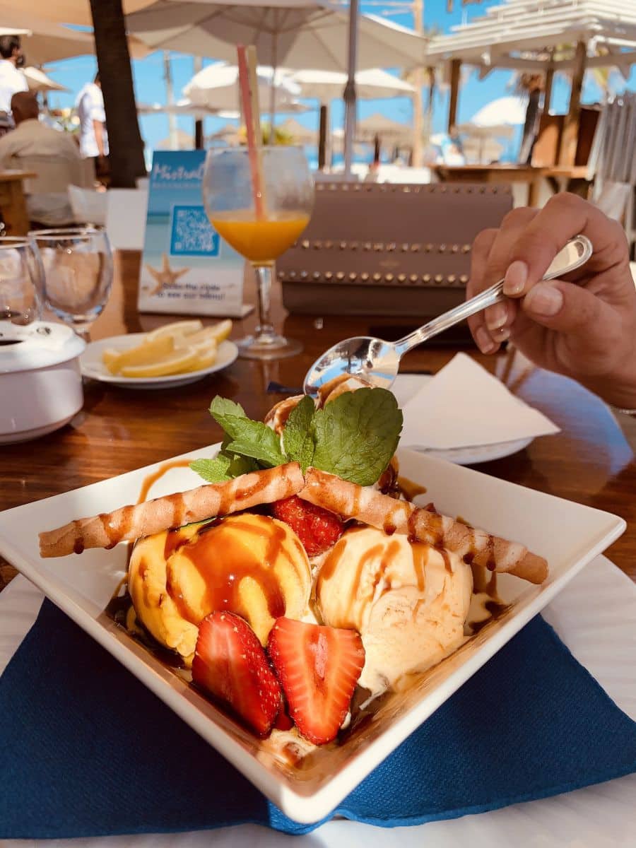 Villa/Maison de 4 chambres à louer à Marbella - 7 500 € (Ref: 9367810)